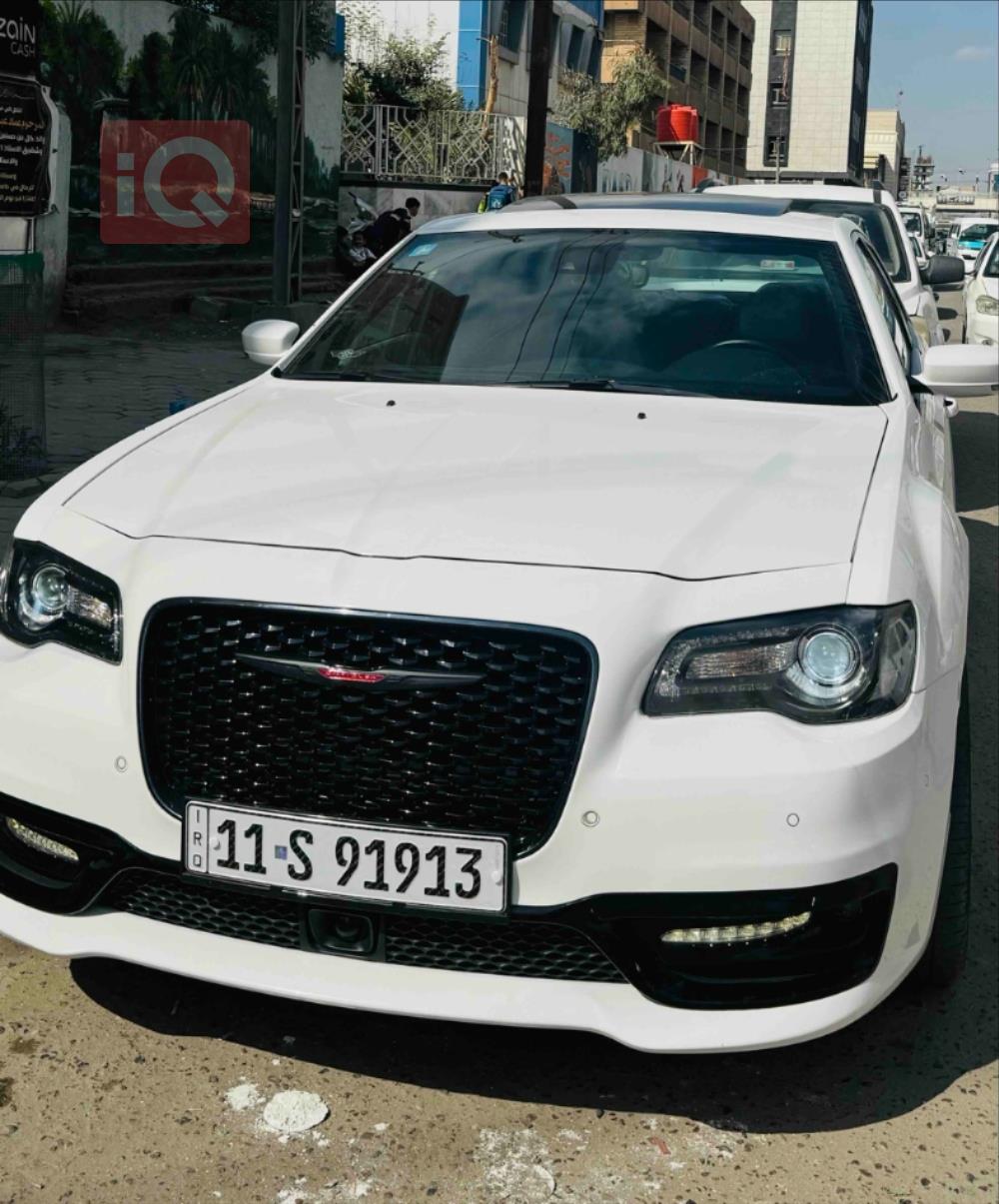 کرایسلەر 300